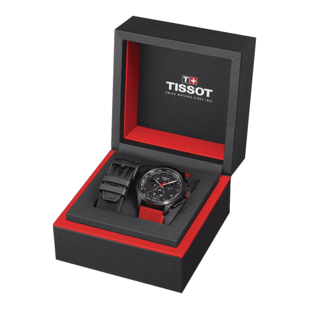 RELOJ TISSOT T-RACE CYLCING LA VUELTA SE2023, CUARZO, ESFERA NEGRA, FAJA DE CAUCHO ROJA, CRONCÓGRAFO, 45 MM