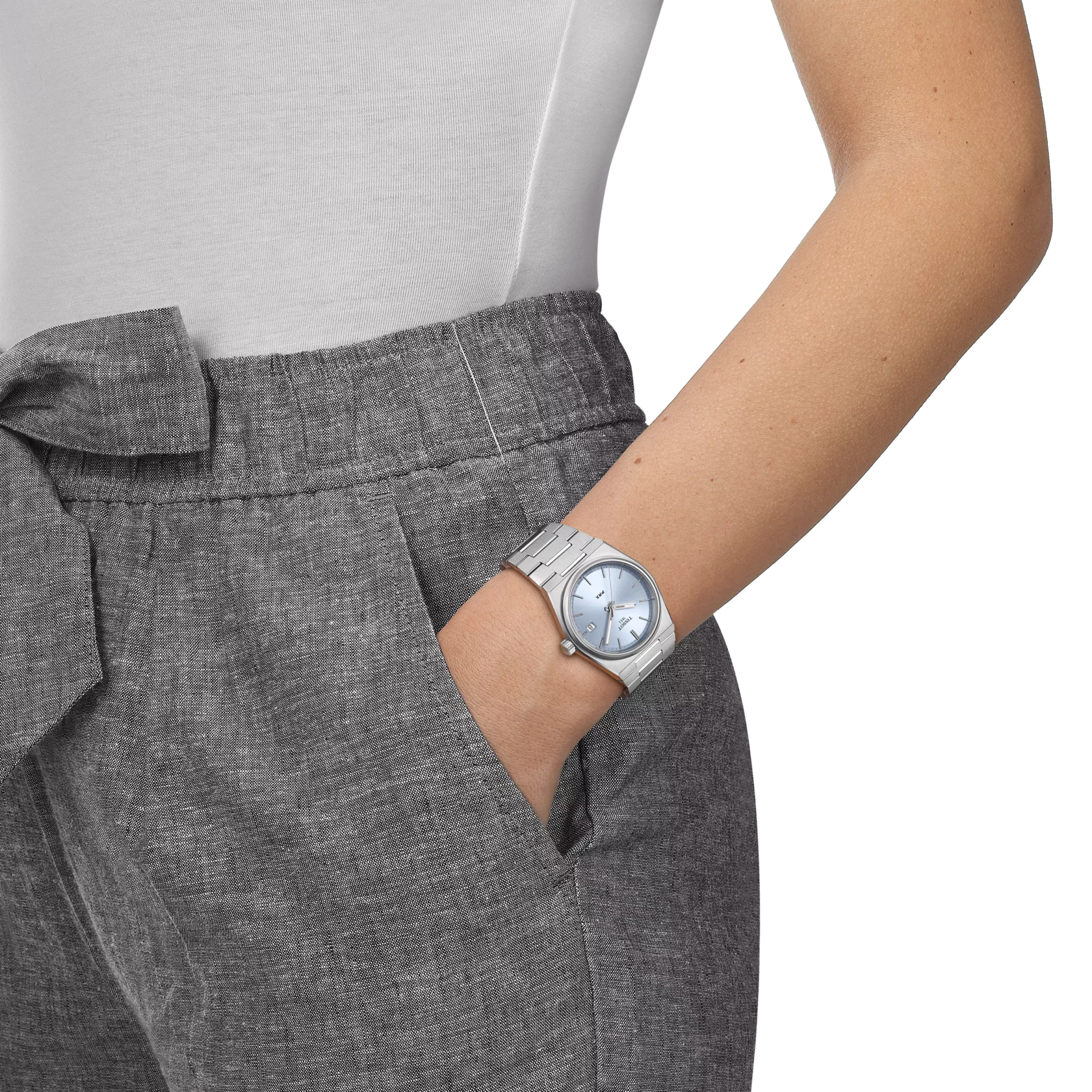 RELOJ TISSOT PRX, CUARZO, ESFERA CELESTE, BRAZALETE DE ACERO, FECHA, 35 MM