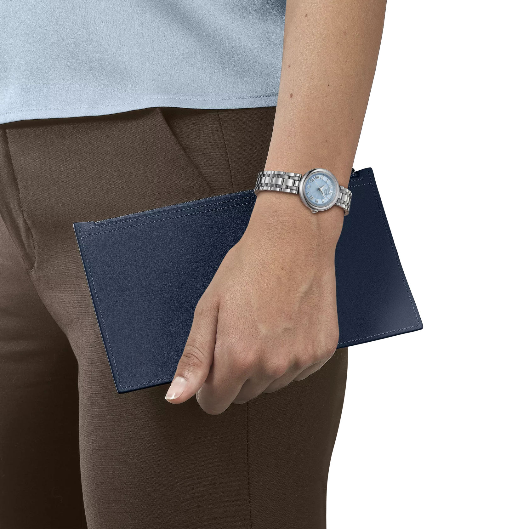 RELOJ TISSOT BELLISSIMA, CUARZO, ESFERA CELESTE, BRAZALETE DE ACERO, FECHA, 26 MM