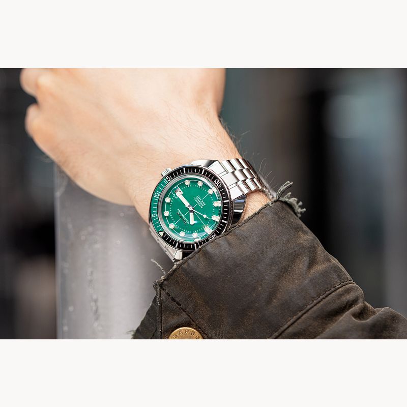 RELOJ BULOVA DEVIL DIVER OCEANOGRAPHER, AUTOMATICO, ESFERA VERDE, BRAZALETE DE ACERO, FECHA, 44 MM