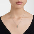 COLLAR SWAROVSKI BIRTHSTONE TALLA CUADRADA, MAYO, VERDE, BAÑO DE RODIO