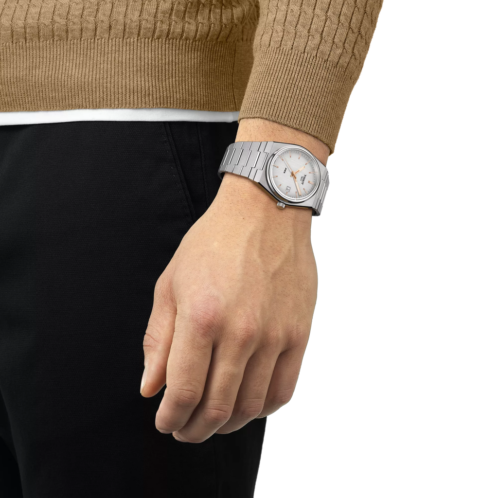 RELOJ TISSOT PRX, CUARZO, ESFERA GRIS, BRAZALETE DE ACERO, FECHA, 40 MM