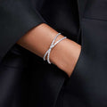 PULSERA SWAROVSKI HYPERBOLA, DISEÑO CUFF, BLANCO, BAÑO DE RODIO, TALLA L