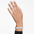 PULSERA SWAROVSKI HYPERBOLA, DISEÑO CUFF, BLANCO, BAÑO DE RODIO, TALLA M
