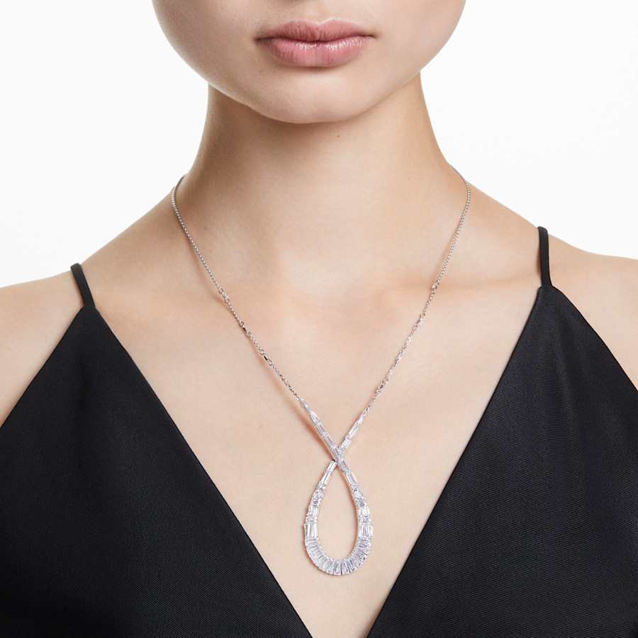 COLLAR SWAROVSKI HYPERBOLA, DISEÑO PENDIENTE LARGO, BLANCO, BAÑO DE RODIO