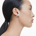 ARETES SWAROVSKI LUCENT, DISEÑO STUD SPIKE, BLANCO, BAÑO DE RODIO