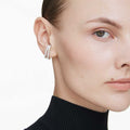 ARETES SWAROVSKI MATRIX, DISEÑO LINEAS, BLANCO, BAÑO DE RODIO